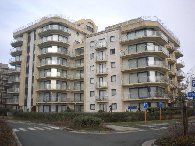 Residente Topaze De Panne Gem 1 Slpk App Luxe Afw & Ruime Parking Incl Luaran gambar